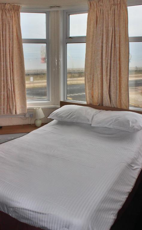 The Colwyn Hotel - Near Pleasure Beach Blackpool Zewnętrze zdjęcie
